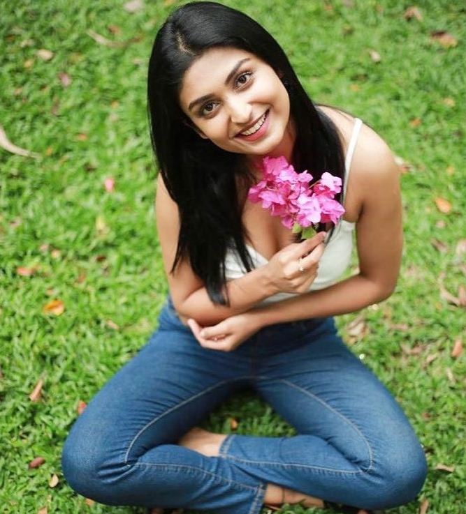 Hottest Malayalam Actress, Sexy Mallu Aunty 9