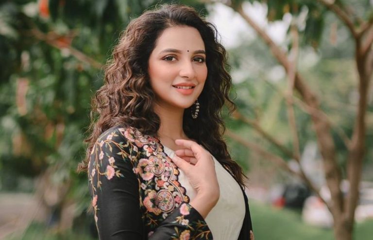 Subhasree Ganguly Biography (Age, Height, Boyfriend & More)