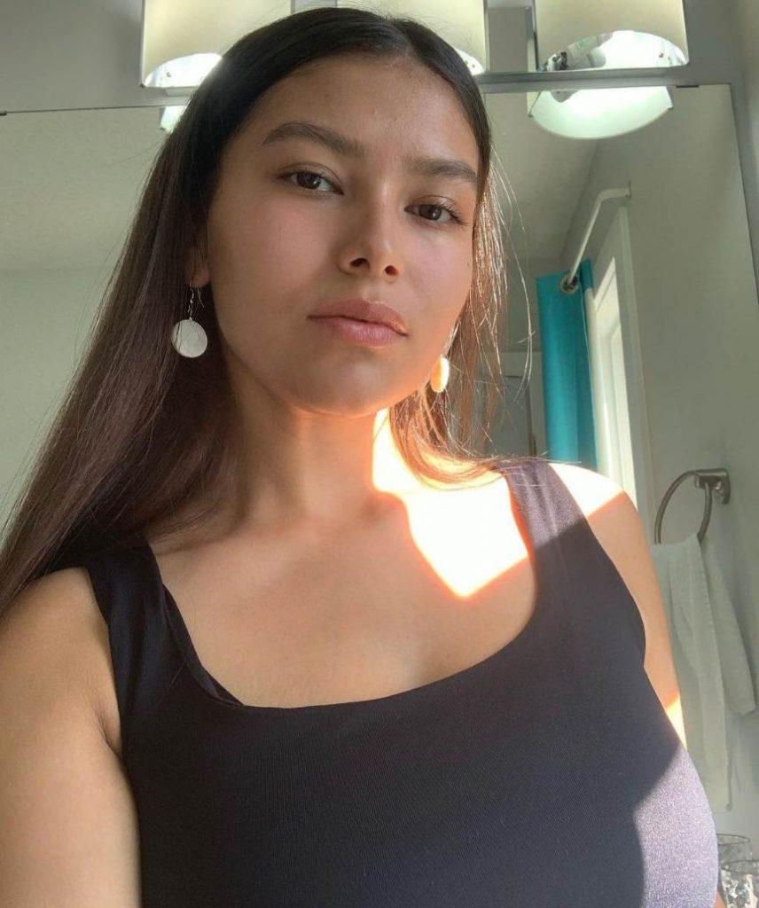 Alyssa Wapanatâhk Biography, Age, Height, Husband mrDustBin