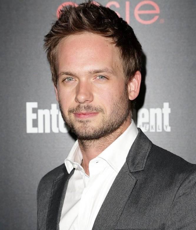 Patrick J Adams Biography (Age, Height, Weight, Wife, Family, Career & More)