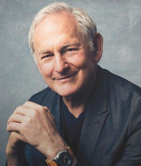 Victor Garber Biography, Age, Height, Wife - mrDustBin