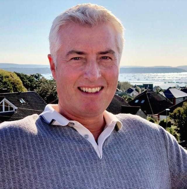 30 Famous QVC UK Presenters Male & Female in 2022 mrDustBin