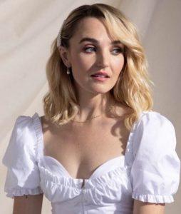 Chloe Fineman Biography, Age, Height, Boyfriend - laacib