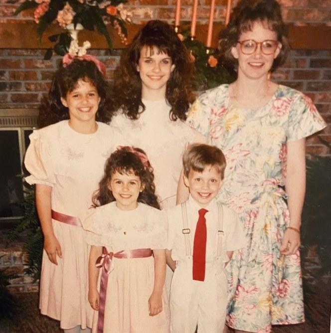 Lacey Chabert with her Mother Julie Chabert and T.J. Chabert (brother), Wendy Chabert & Chrissy Chabert (sister)