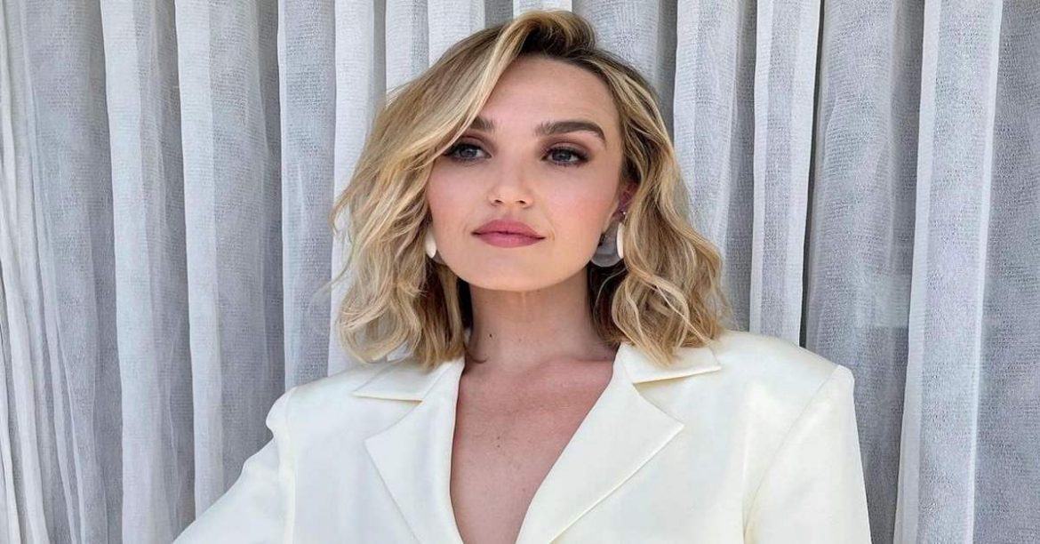 Chloe Fineman Biography, Age, Height, Boyfriend - mrDustBin