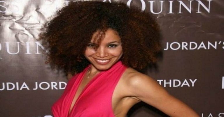 Mari Morrow Biography (Age, Height, Boyfriend & More) - mrDustBin