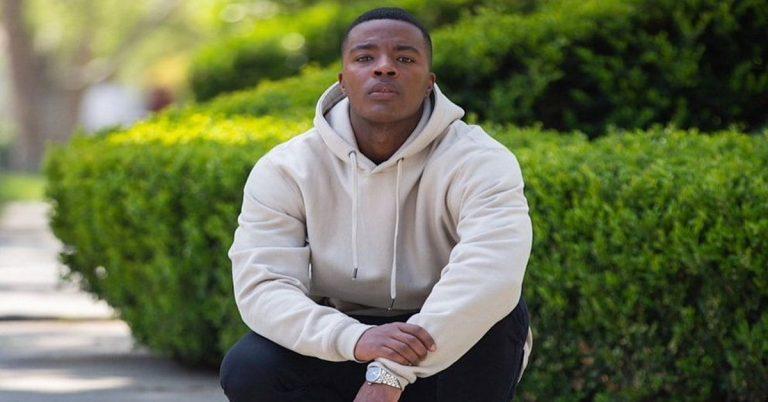 Daniel Ezra Biography (Age, Height, Weight, Girlfriend& More)