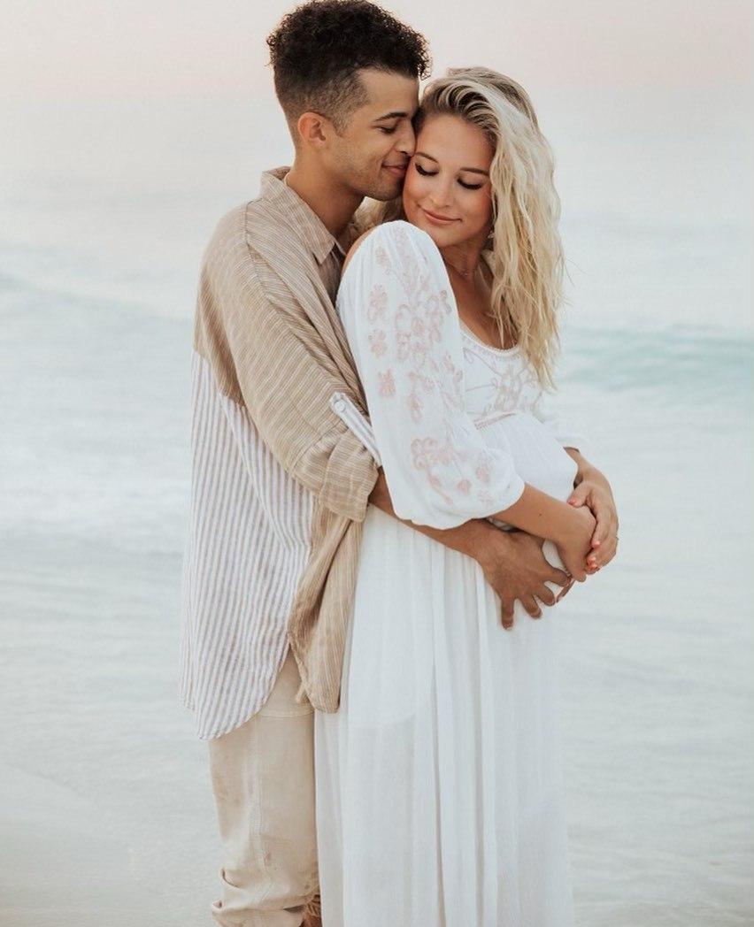 Pregnancy Picture of Jordan and Ellie J. Woods