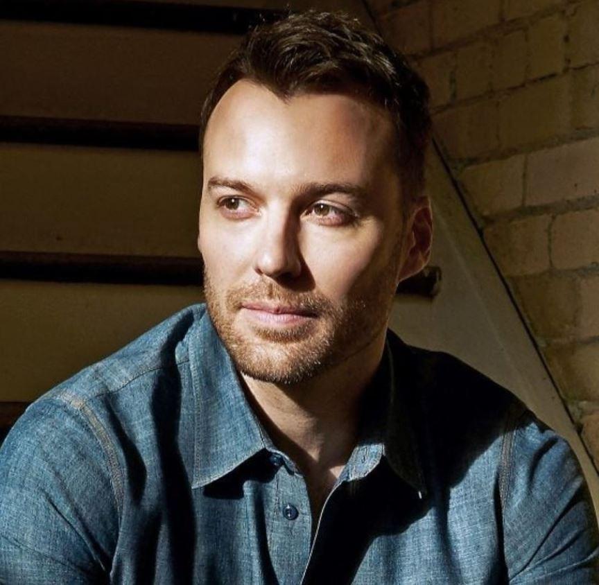 Peter Mooney Biography (Age, Height, Weight, Girlfriend, Family, Career & More)