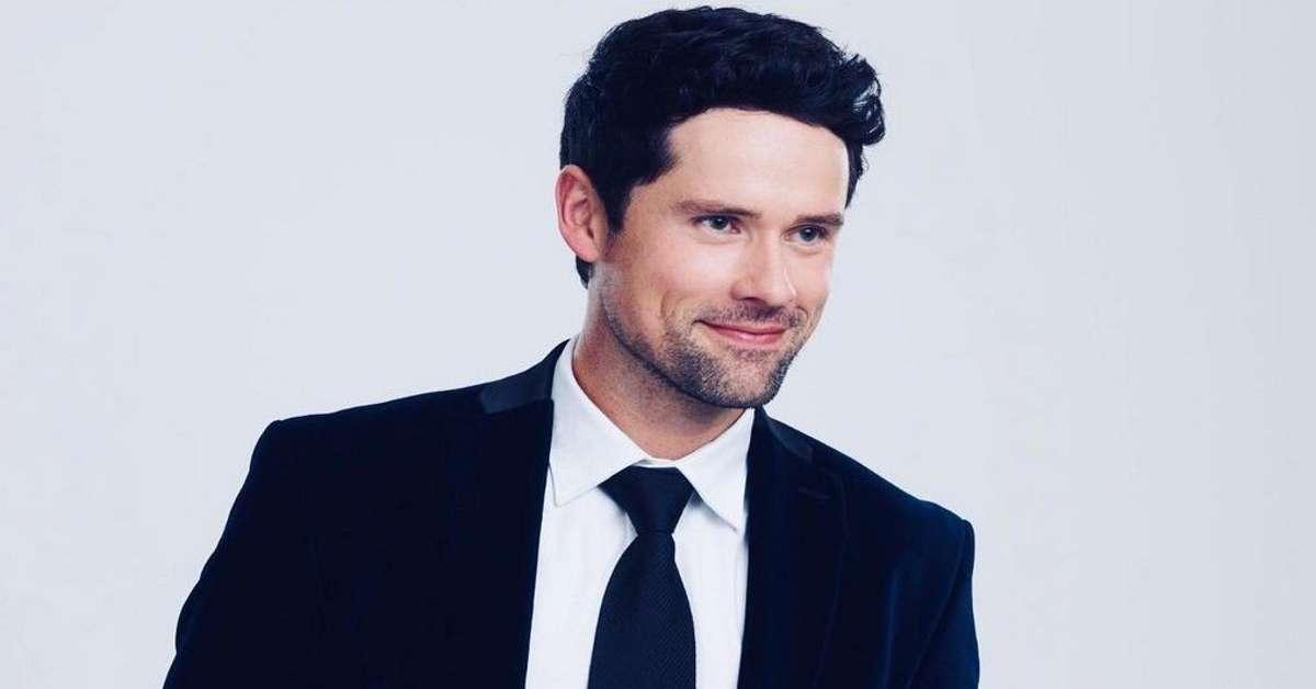 Benjamin Hollingsworth Biography Age, Wife, Hallmark-rd - mrDustBin