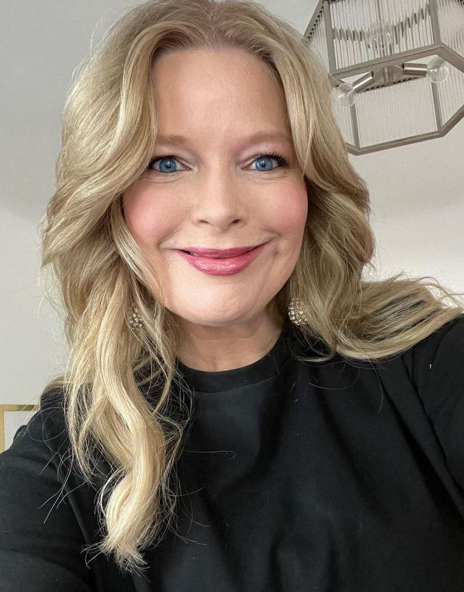 Haul Out The Holly Hallmark Movie 2022 rd MrDustBin