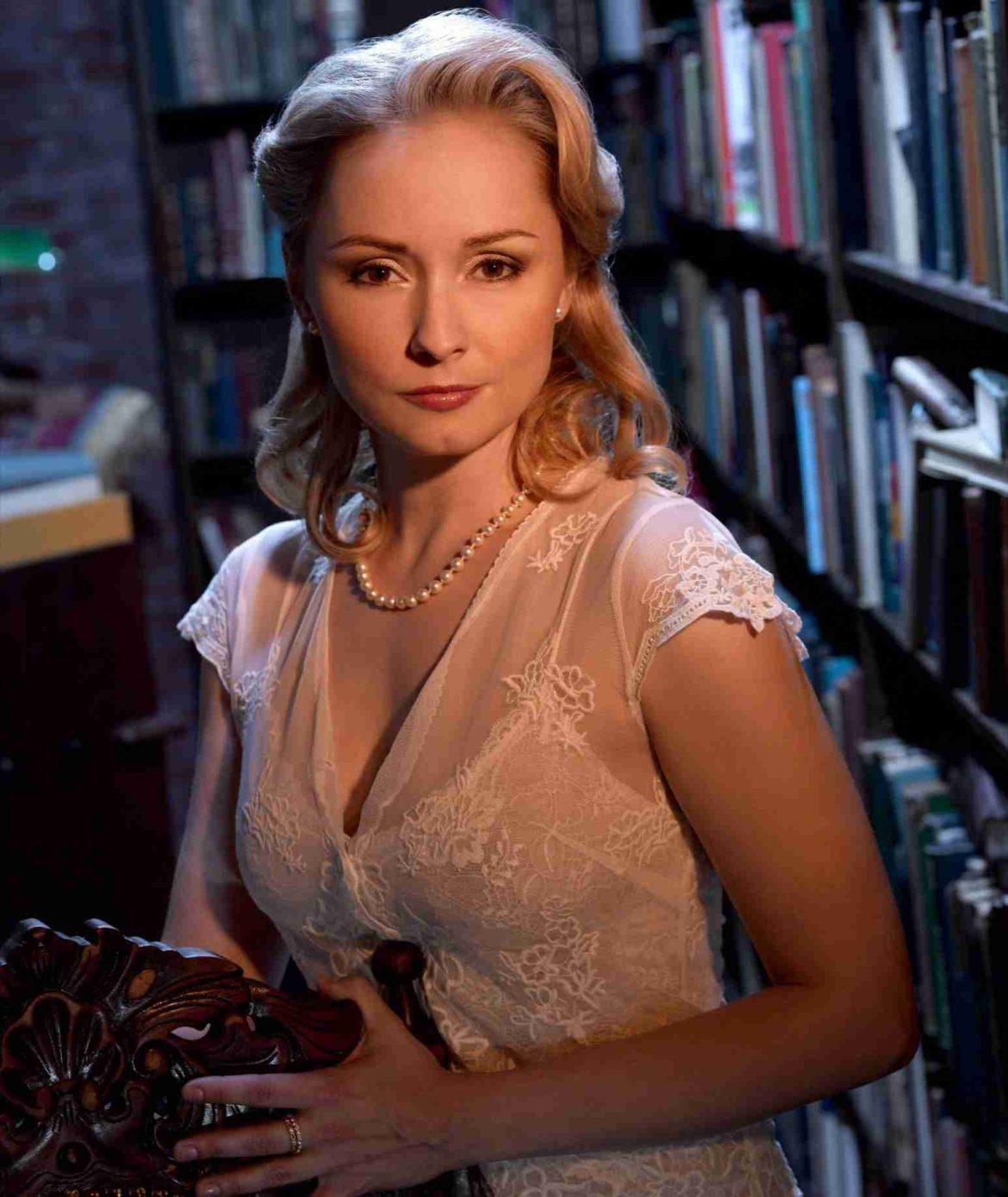 Nina Siemaszko Biography, Age, Height, Husband mrDustBin