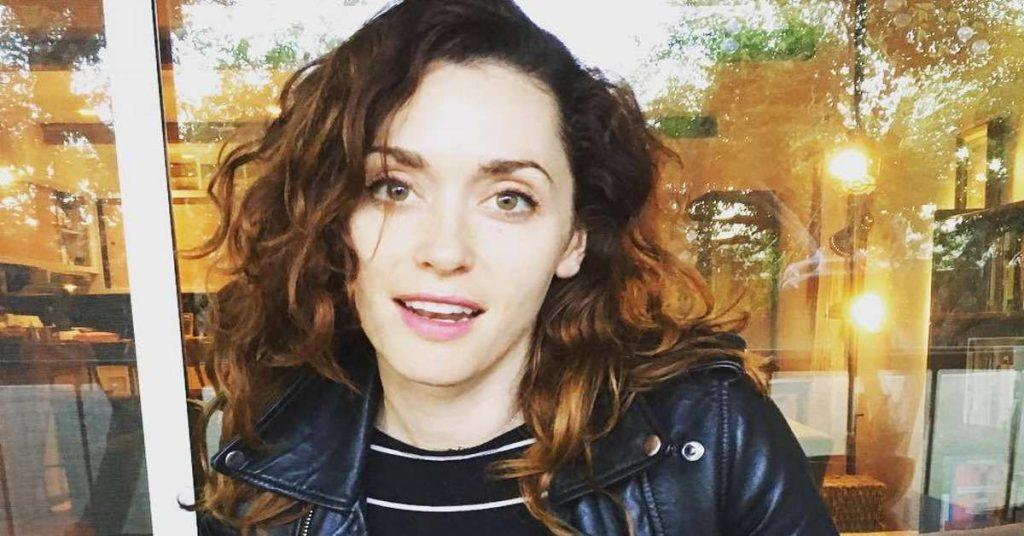 Sarah Power Biography, Age, Husband, Family - mrDustBin