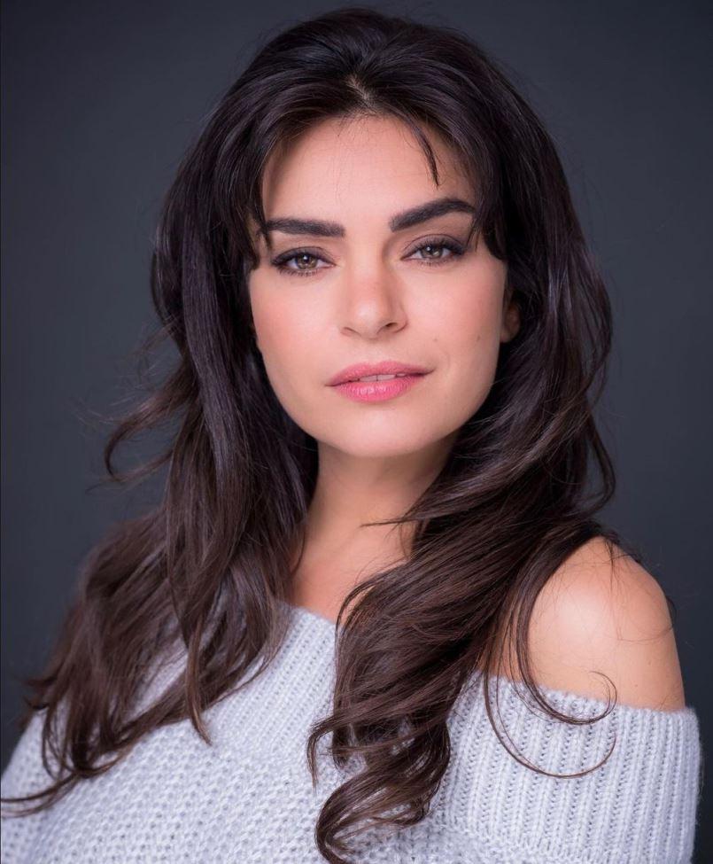 Mercedes De La Cruz Biography (Age, Height, Weight, Boyfriend, Family, Career & More)