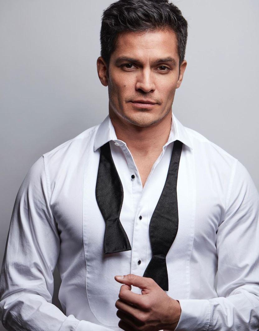 Nicholas Gonzalez Biography (Age, Height, Weight, Wife, Family, Career & More)