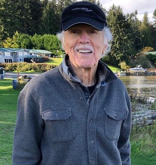 Tom Skerritt Biography (Age, Height, Weight, Wife, Family, Career & More)