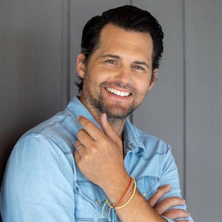 Kristoffer Polaha Biography, Age, Height, Weight, Girlfriend & Hallmark movies