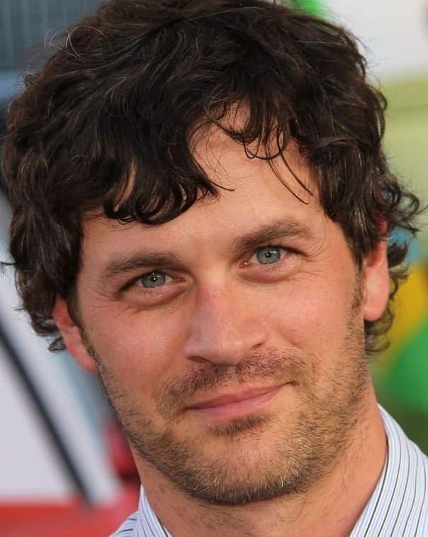 Tom Everett Scott Biography (Age, Height, Weight, Wife, Family, Career & More)