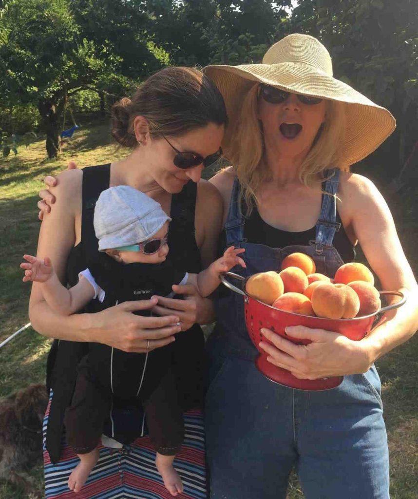 Elizabeth Mitchell Biography, Age, Height & Husband - mrDustBin