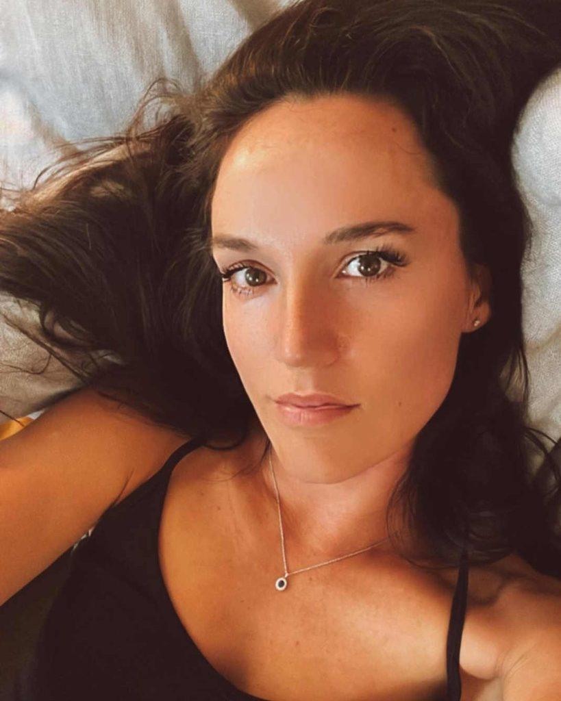 Hayley Sales Biography, Age, Height & Boyfriend - mrDustBin