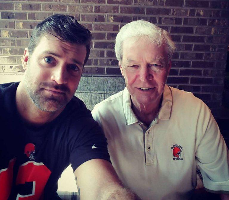 Houston Rhines Biography, Age, Height & Girlfriend - mrDustBin