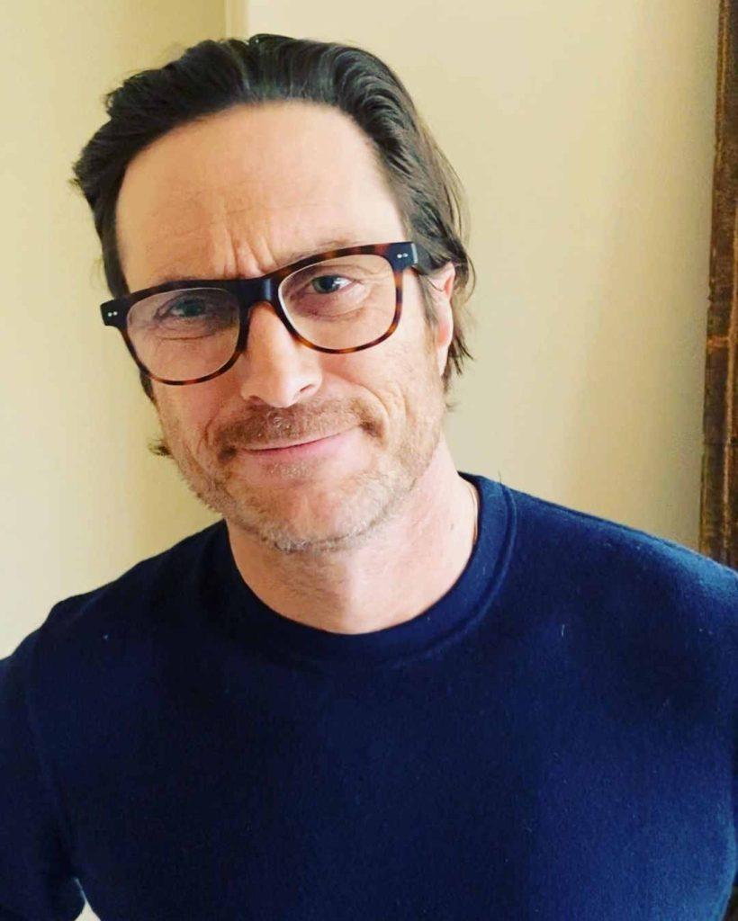 Oliver Hudson Biography, Age, Height & Wife - mrDustBin