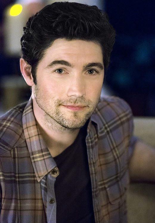 Tyron Leitso Biography, Age, Height & Girlfriend mrDustBin